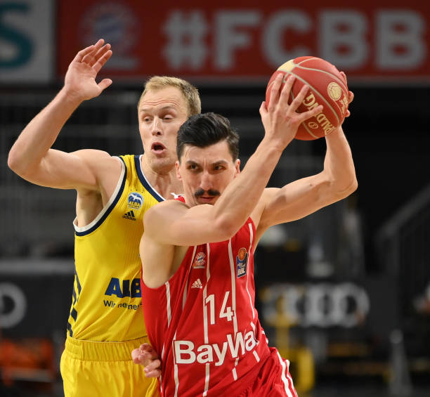 她从小便对 她从小便对